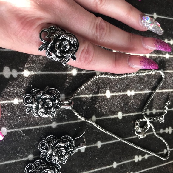 Striking sterling silver 3 piece set. - Picture 2 of 4